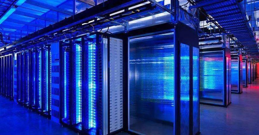 高合 HiPhi X 一臺(tái)生在當(dāng)下，活在未來(lái)的可進(jìn)化超跑SUV